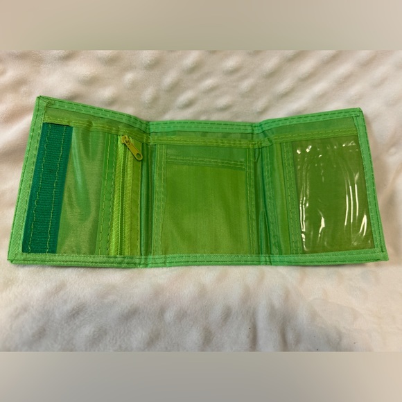 Winnie The Pooh Green Wallet Like New! - Picture 3 of 4